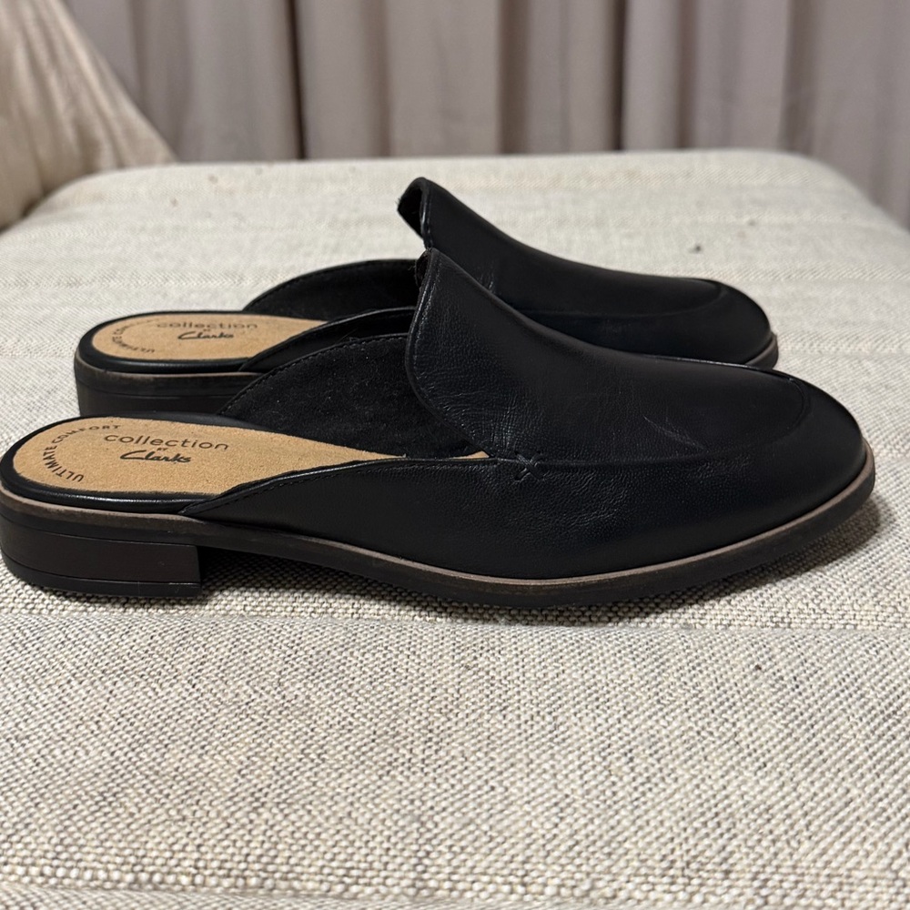 Clark’s Black Leather Slip-On Shoes - Picture 7 of 8
